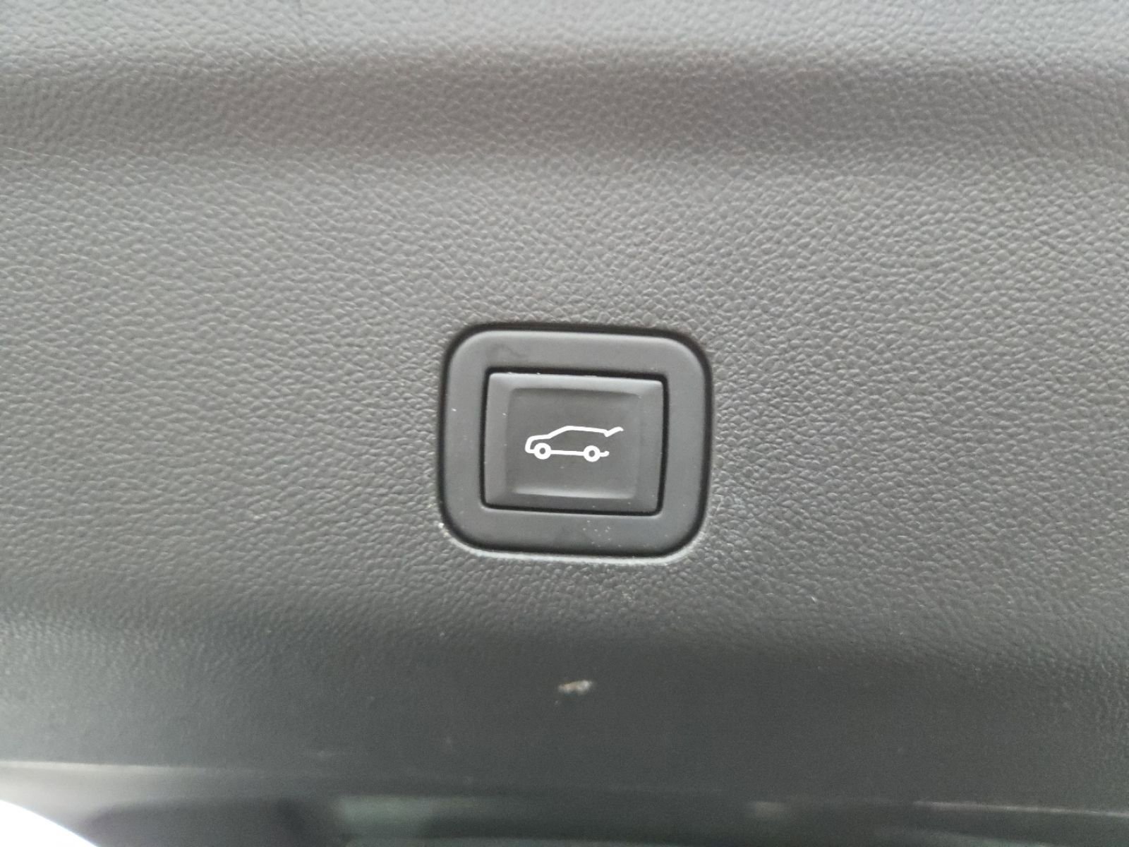 Used 2025 Chevrolet Tahoe RST w/ Comfort Package image 26