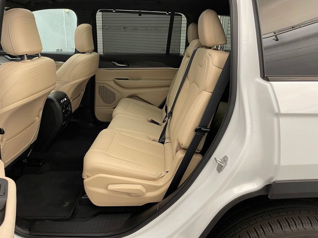 New 2025 Jeep Grand Cherokee L Limited w/ Luxury Tech Group II AWD/4WD image 19