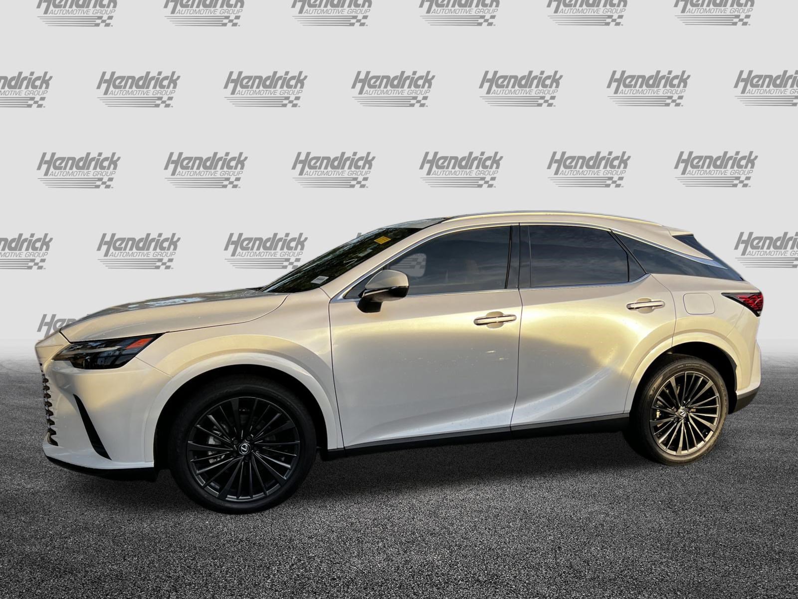 Used 2024 Lexus RX 350 Premium w/ Accessory Package (Z1) FWD image 6
