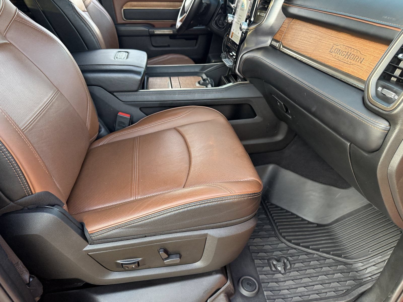 Used 2022 RAM 2500 Limited AWD/4WD image 12