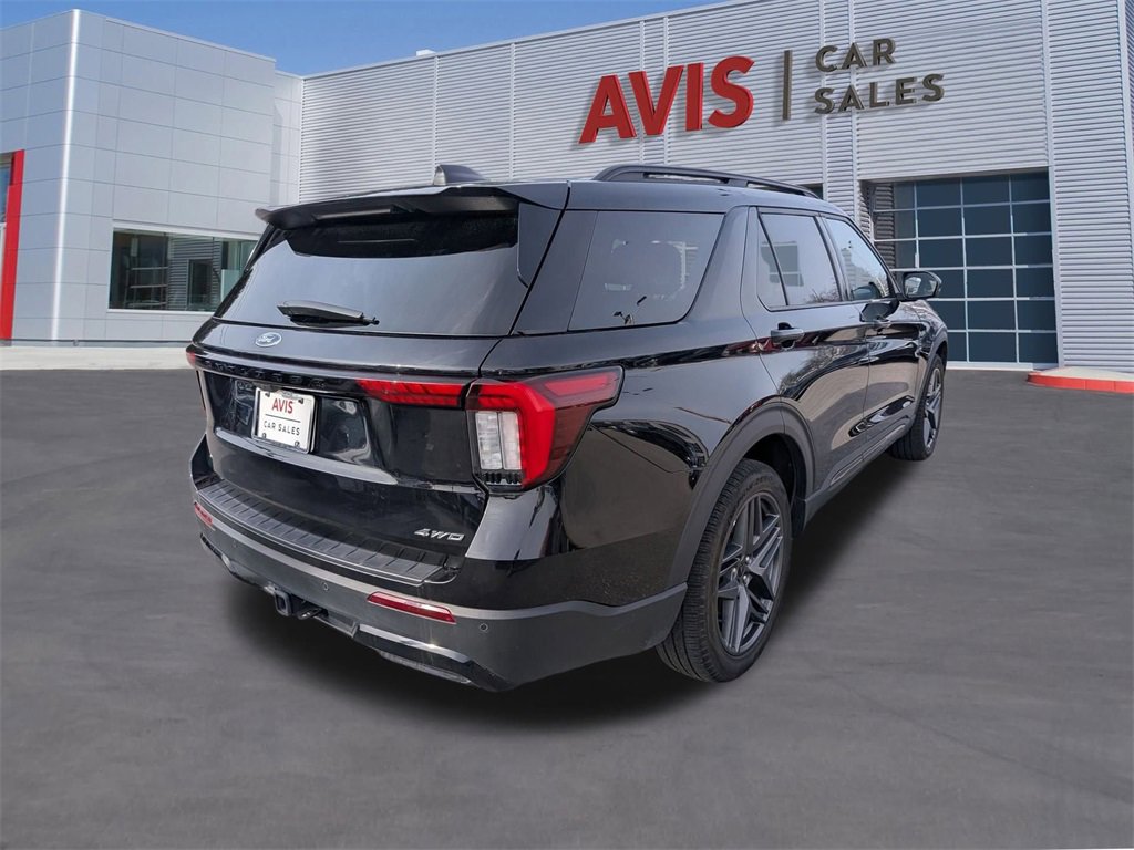 Used 2025 Ford Explorer ST-Line w/ ST-Line Street Pack image 6