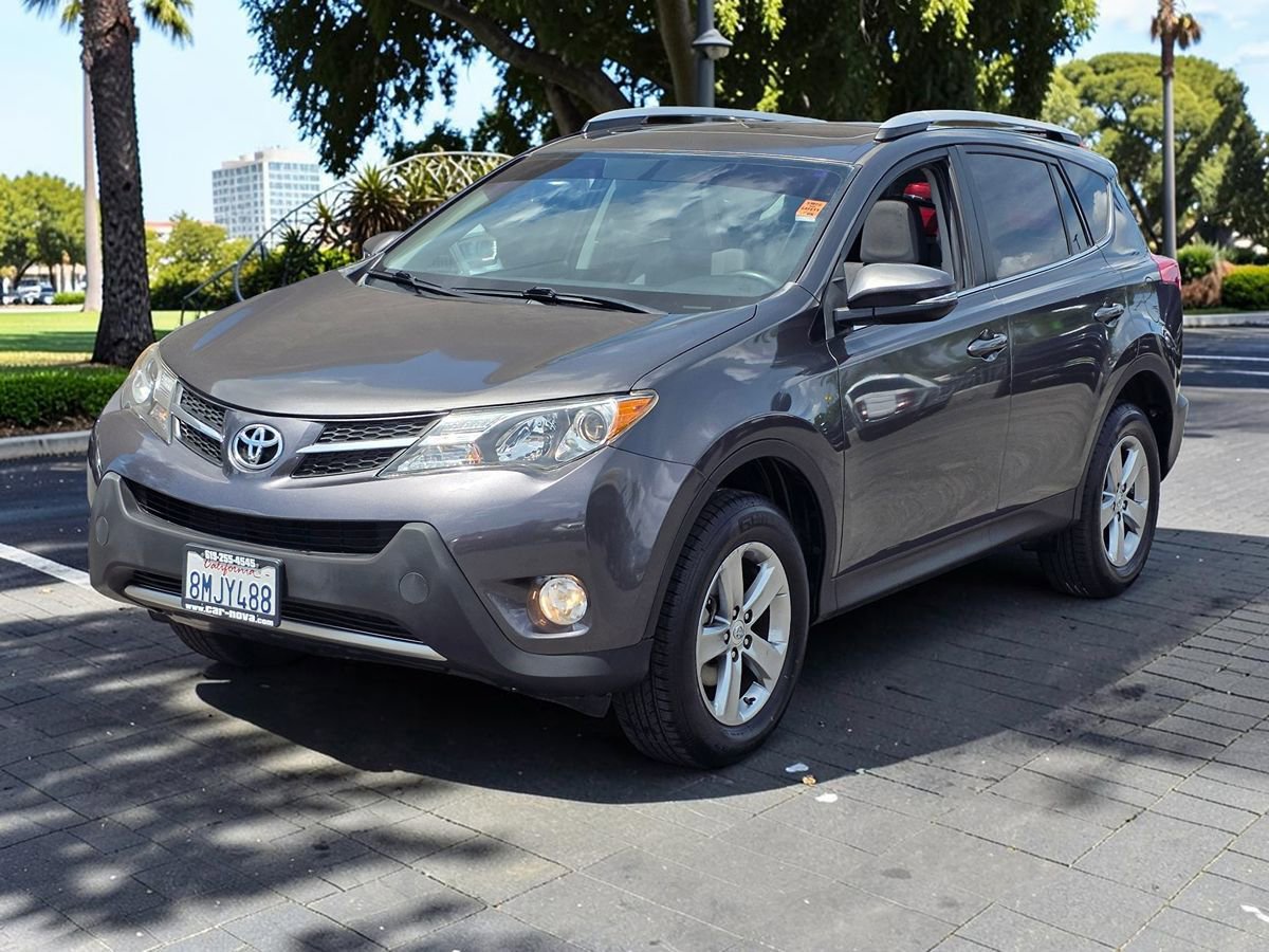 Used 2015 Toyota RAV4 XLE FWD image 4