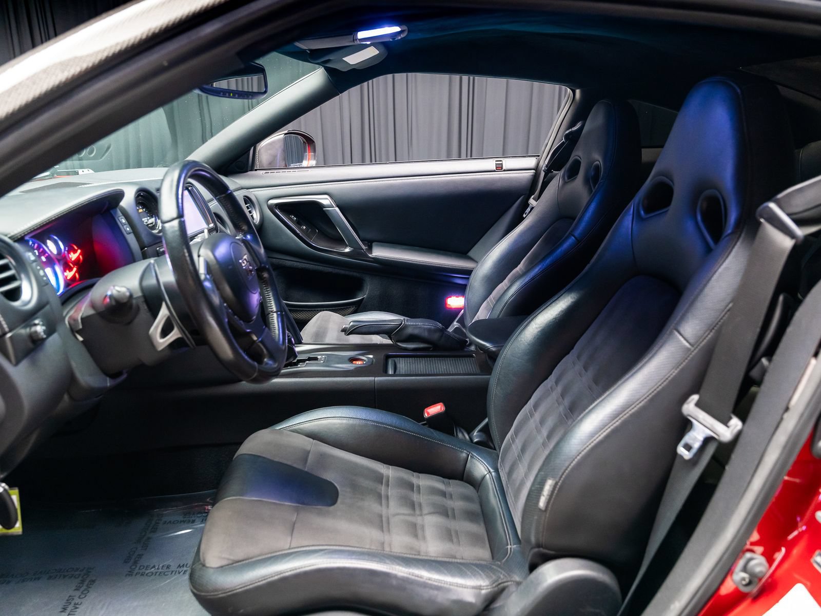 Used 2014 Nissan GT-R Premium AWD/4WD image 51