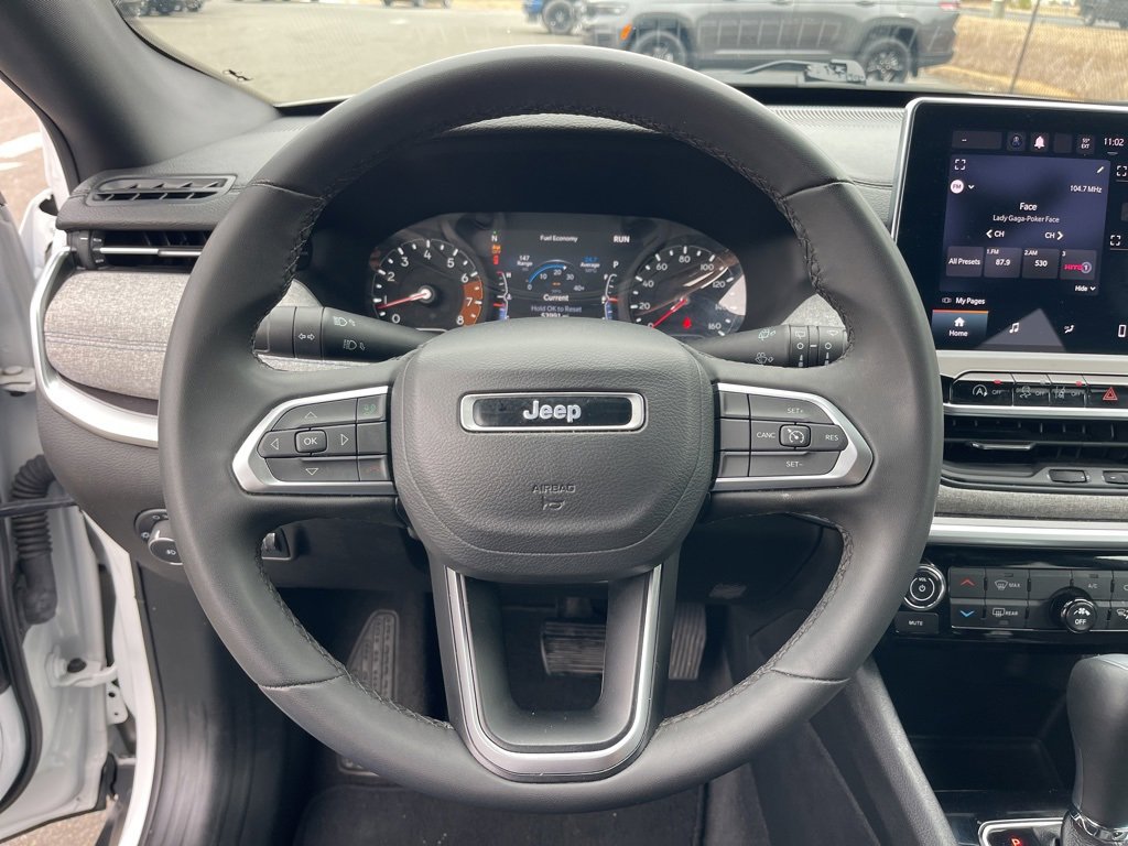 Used 2024 Jeep Compass Latitude image 15