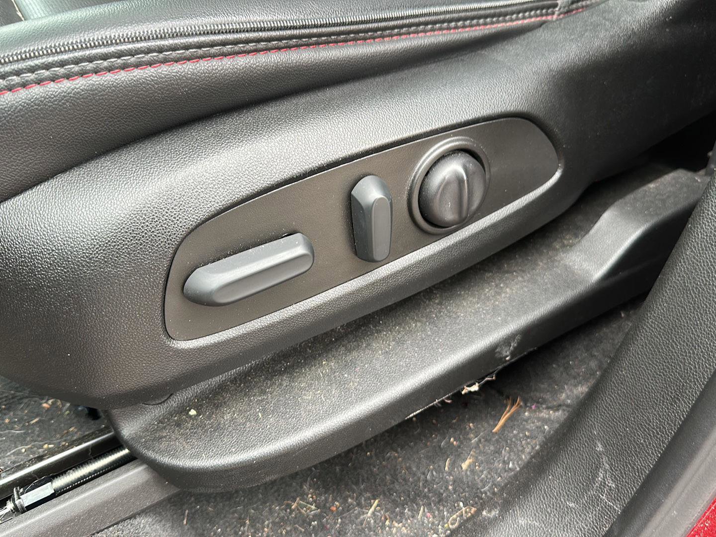 Used 2023 Chevrolet Traverse RS w/ LPO, Floor Liner Package image 11