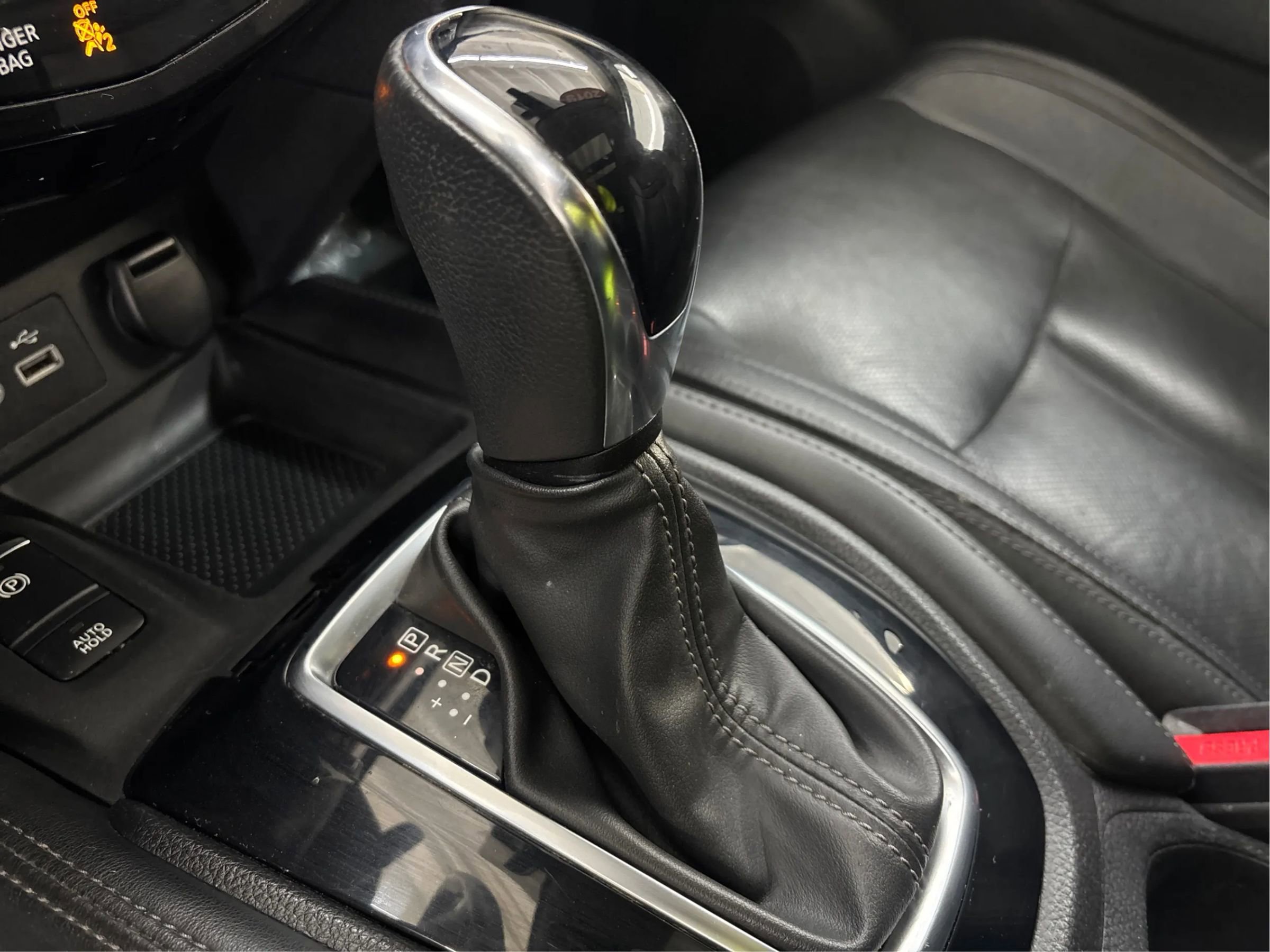 Used 2019 Nissan Rogue SL w/ Premium Package image 48