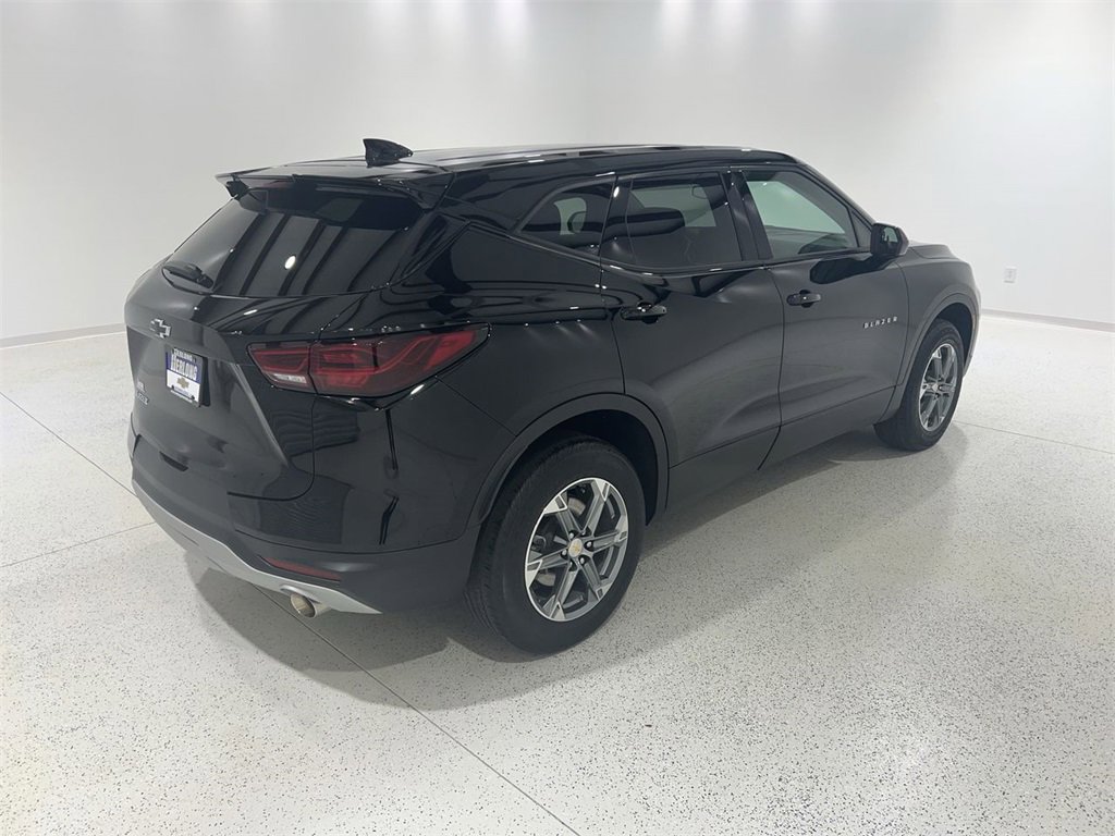 Used 2023 Chevrolet Blazer LT w/ Driver Confidence Package image 5