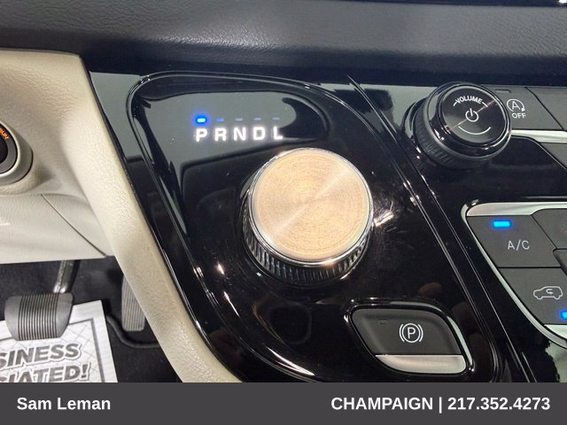 Used 2024 Chrysler Pacifica Touring-L FWD image 26