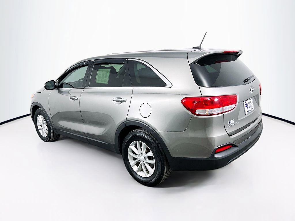Used 2017 Kia Sorento L image 5