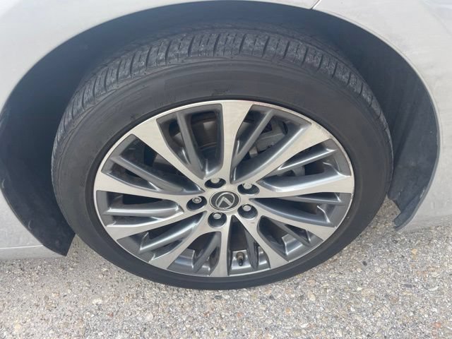 Used 2019 Lexus ES 300h w/ Premium Package FWD image 7
