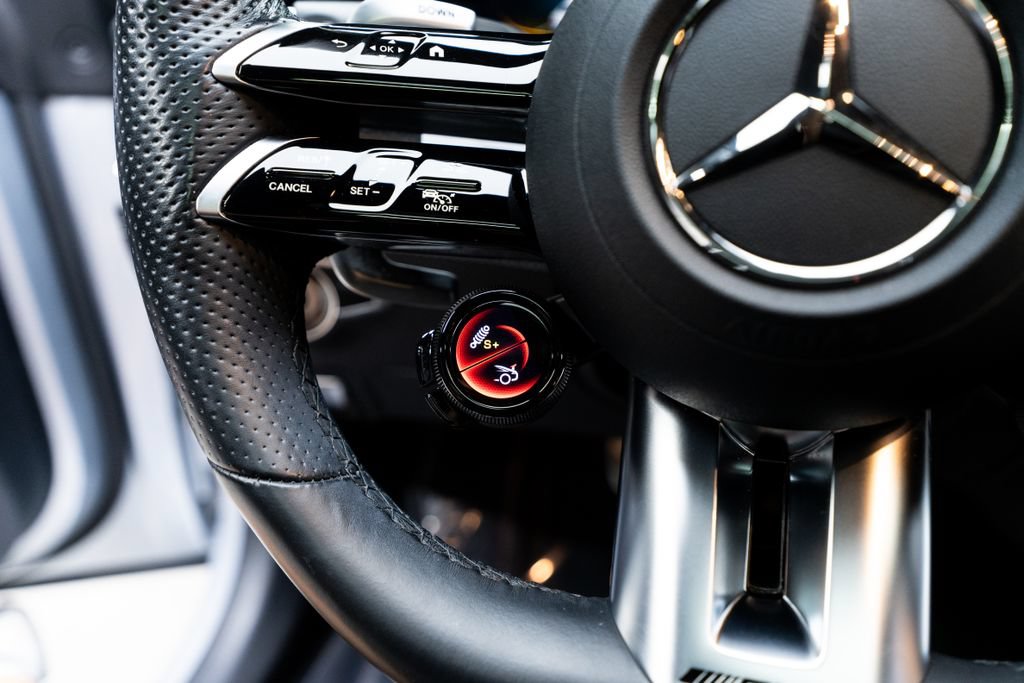 Used 2022 Mercedes-Benz AMG GT 43 image 34