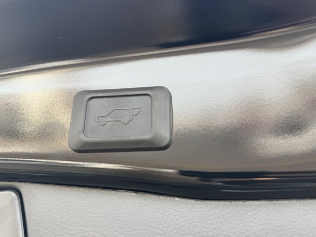 Used 2025 Toyota RAV4 XLE image 39