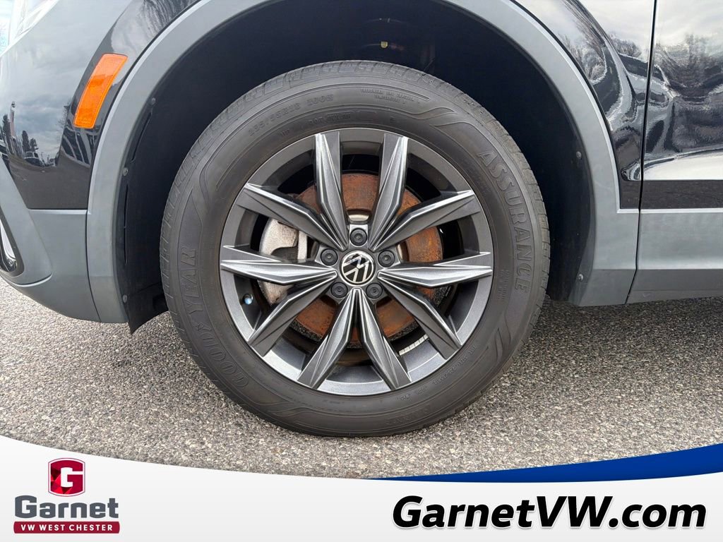 Certified 2023 Volkswagen Tiguan SE w/ Panoramic Sunroof Package AWD/4WD image 26