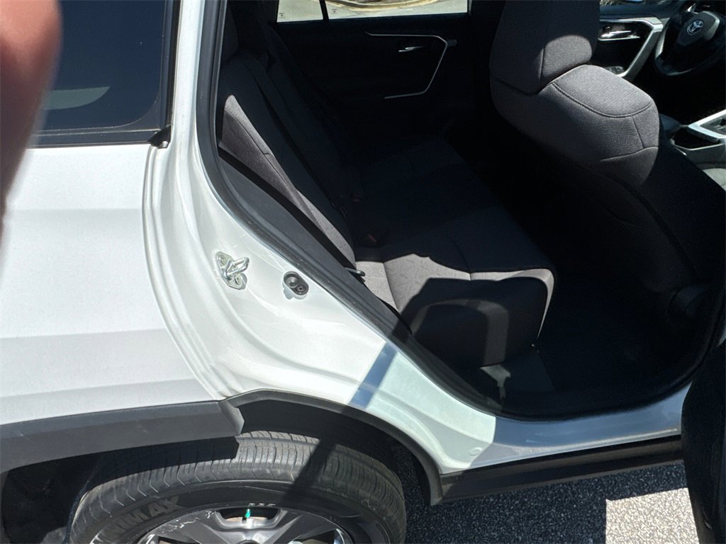 Used 2022 Toyota RAV4 XLE image 15