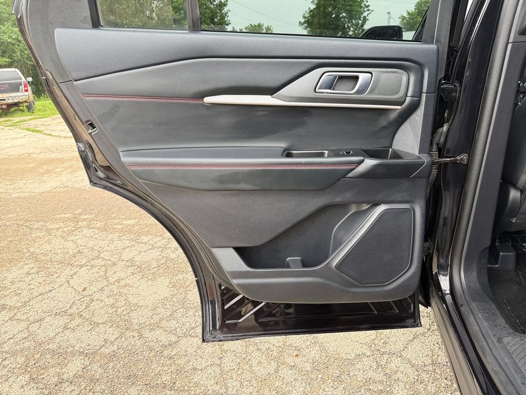Used 2025 Ford Explorer ST-Line AWD/4WD image 36