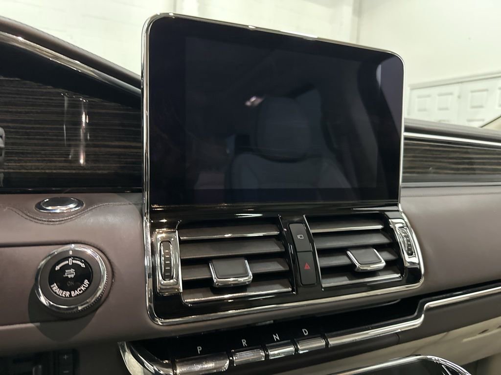 Used 2020 Lincoln Navigator L Black Label w/ Cargo Convenience Package image 43