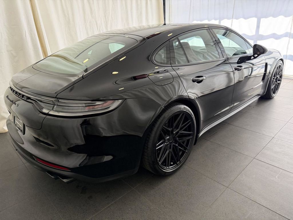 Certified 2022 Porsche Panamera Turbo S AWD/4WD image 9