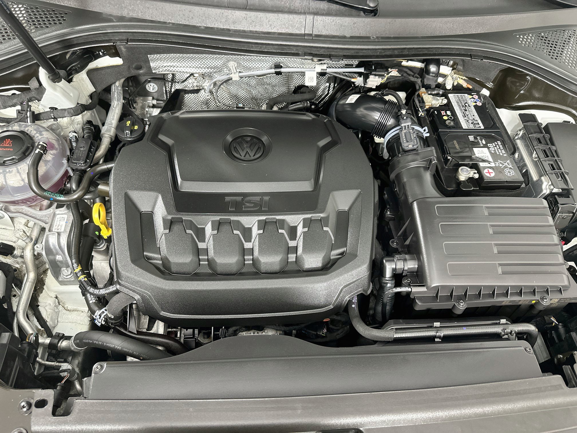 Used 2023 Volkswagen Tiguan SE R-Line FWD image 34