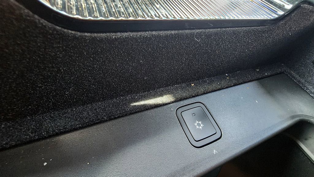 Used 2024 Jeep Grand Wagoneer L Series III w/ Rear Seat Video Group 1 AWD/4WD image 46