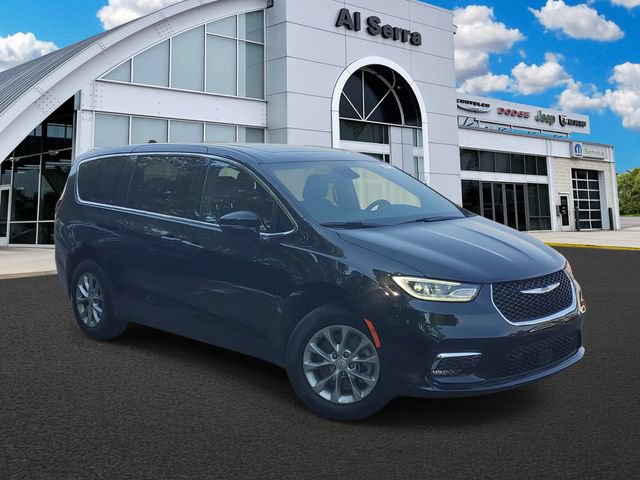 New 2026 Chrysler Pacifica Limited w/ Trailer Tow Group AWD/4WD image 1