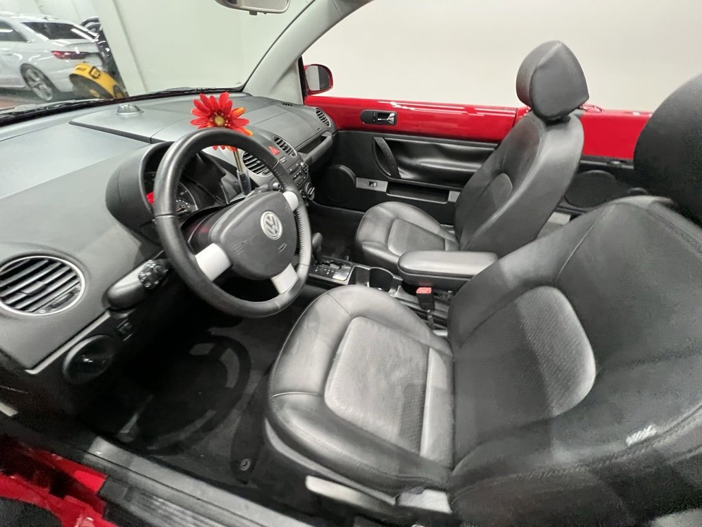 Used 2009 Volkswagen Beetle S image 23