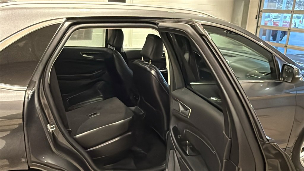 Used 2020 Ford Edge Titanium w/ Class II Trailer Tow Package image 16