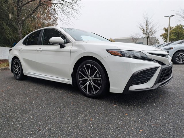 Used 2023 Toyota Camry SE image 10