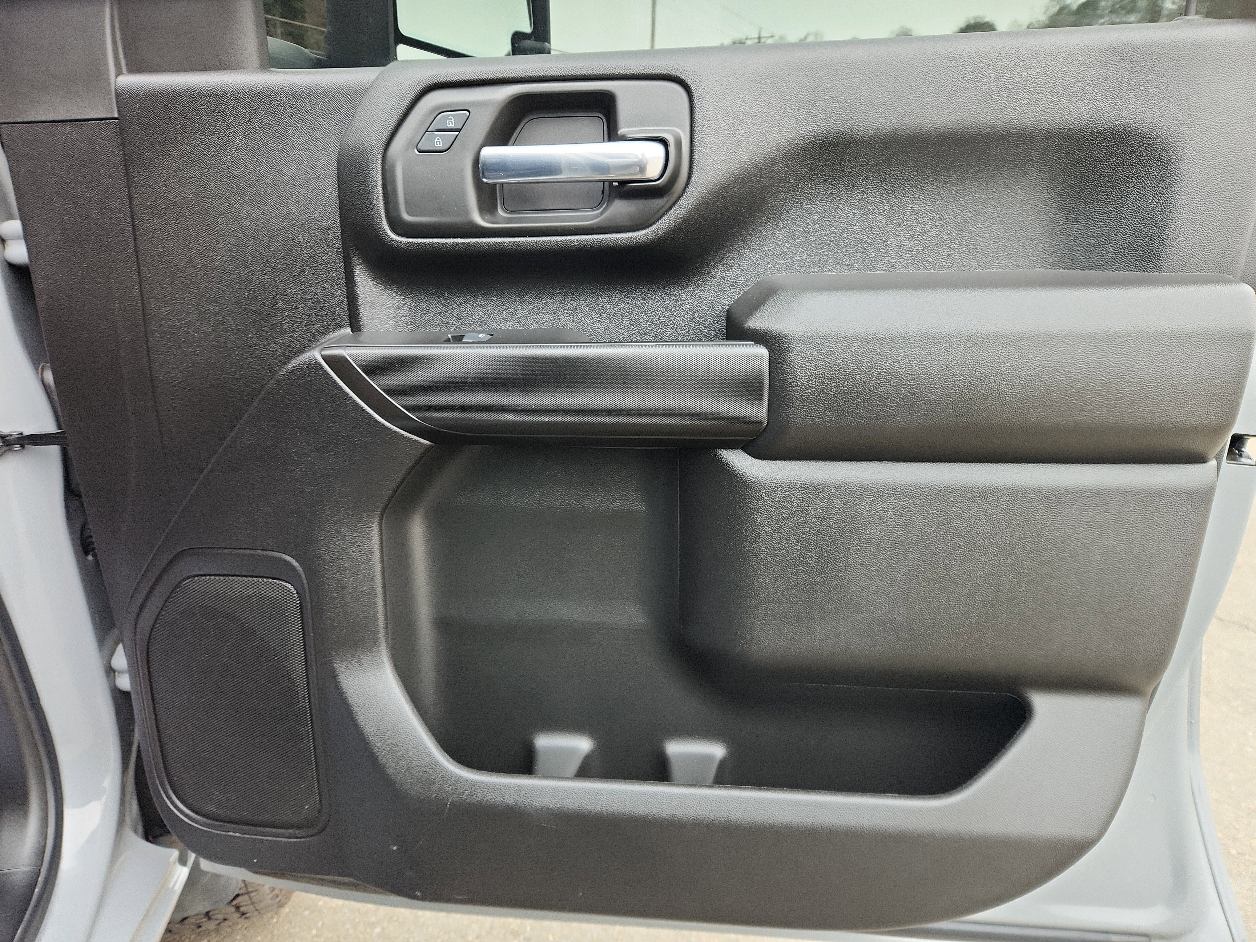 Used 2025 Chevrolet Silverado 2500 Custom w/ Custom Value Package image 38