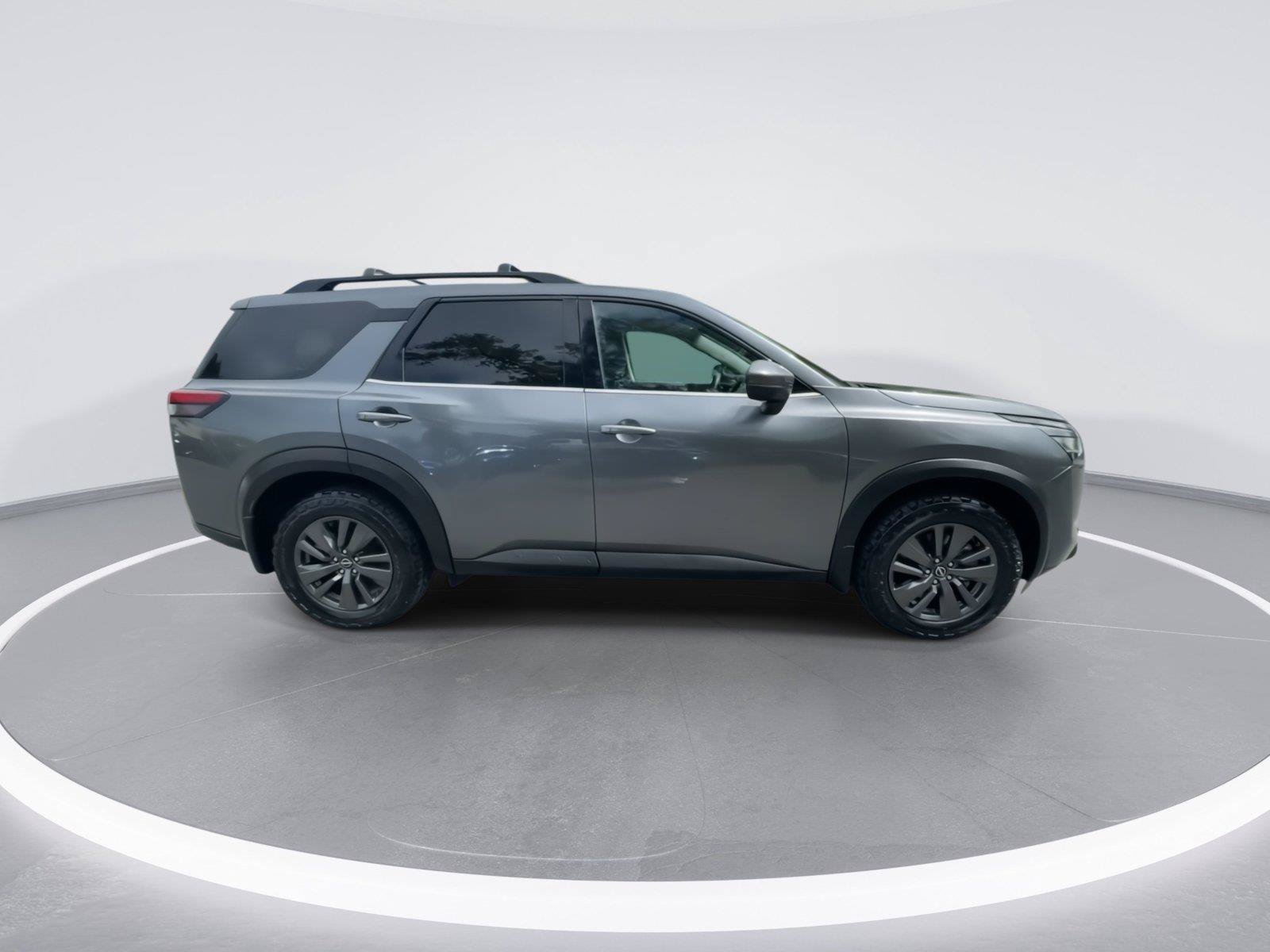 Used 2022 Nissan Pathfinder SV w/ SV Premium Package AWD/4WD image 9