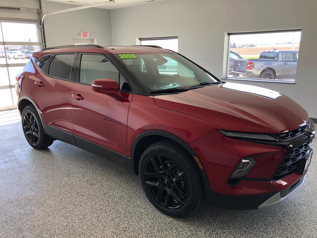 Used 2023 Chevrolet Blazer LT w/ LPO, Black Grille Bar Package image 5