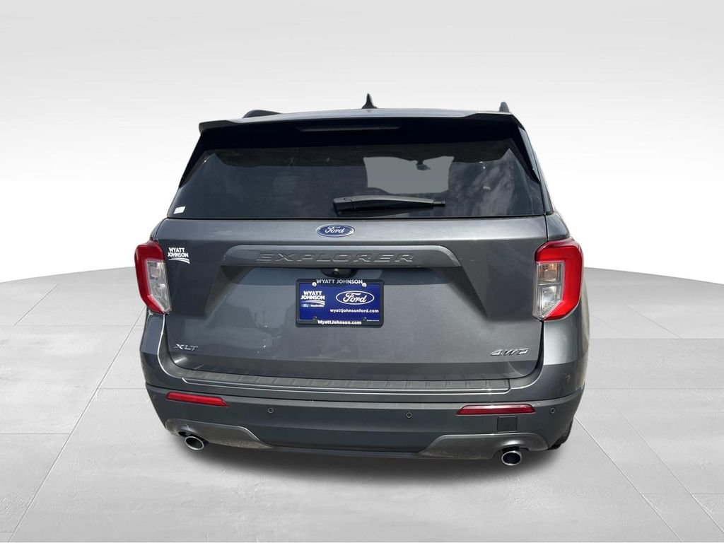Certified 2024 Ford Explorer XLT w/ Equipment Group 202A AWD/4WD image 6