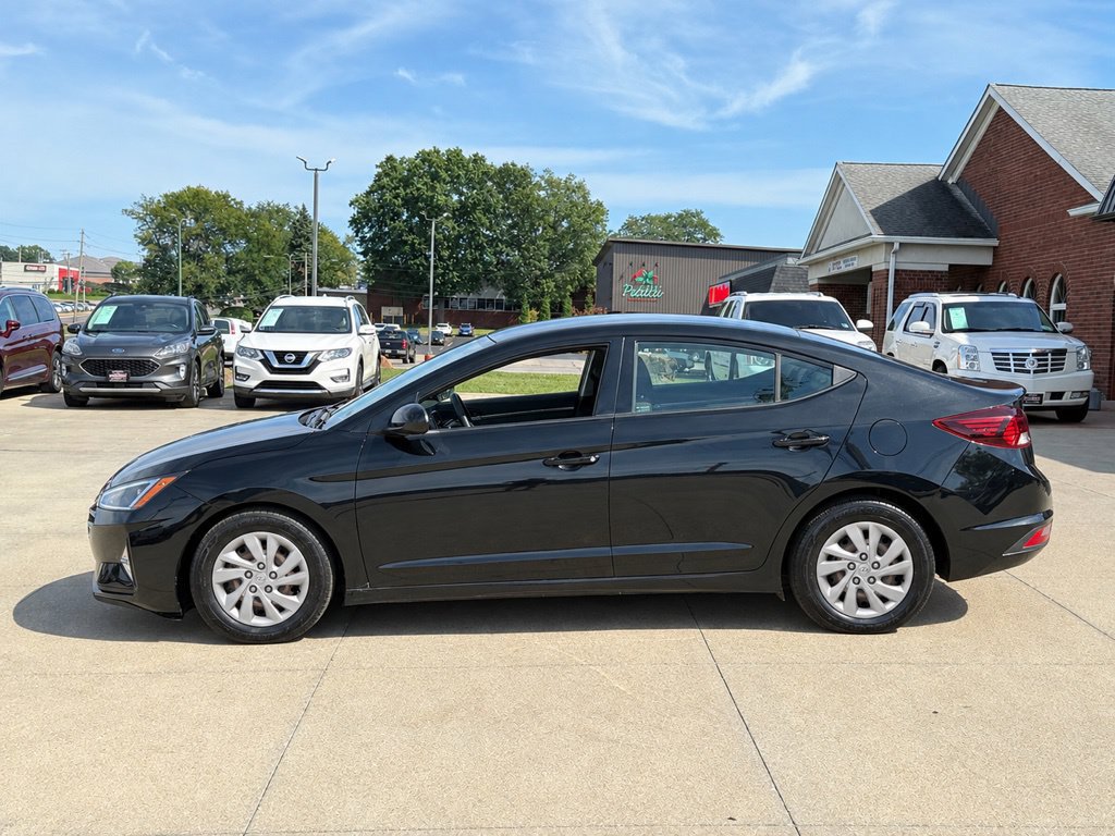 Used 2020 Hyundai Elantra SE w/ Cargo Package (C1) FWD image 3