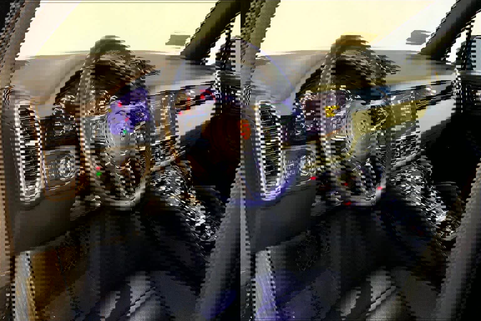 Used 2022 Porsche Cayenne image 8