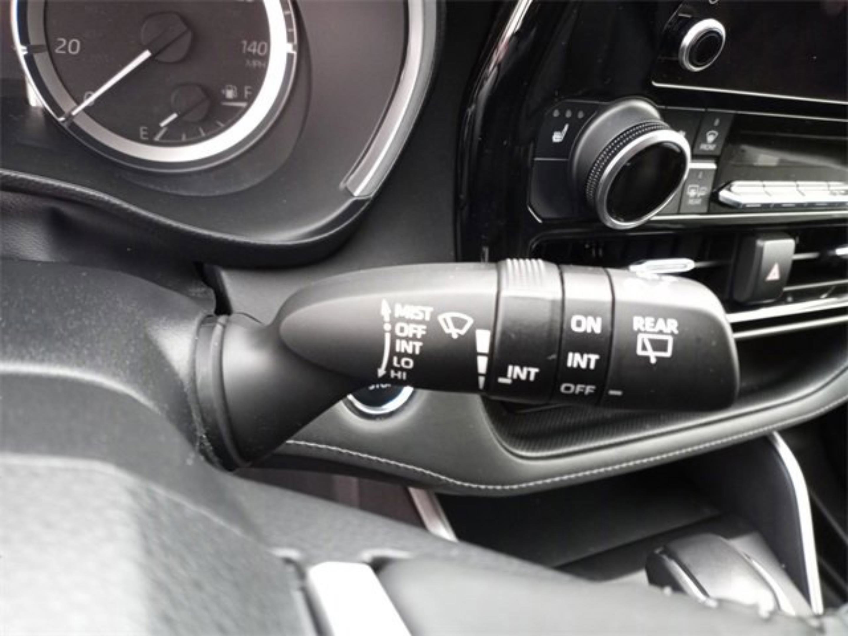 Used 2023 Toyota Highlander XLE AWD/4WD image 16