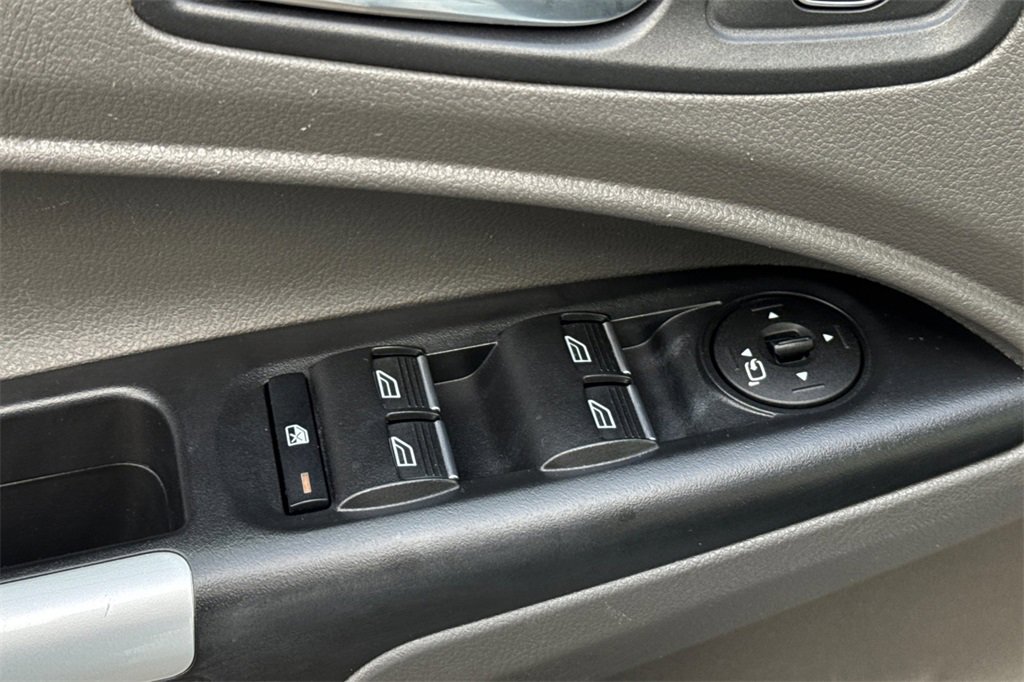 Used 2021 Ford Transit Connect XLT image 12