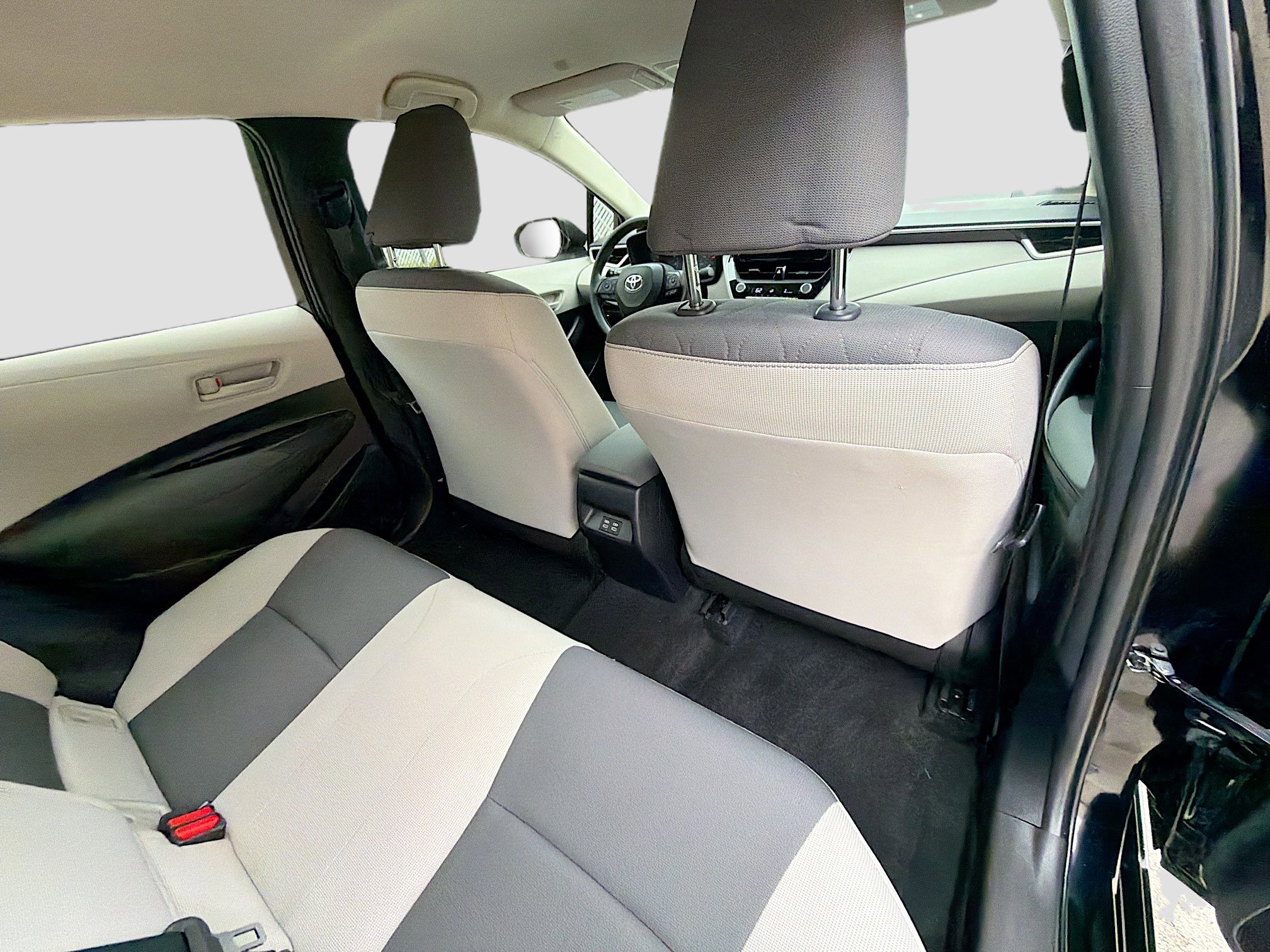 Used 2024 Toyota Corolla LE image 28