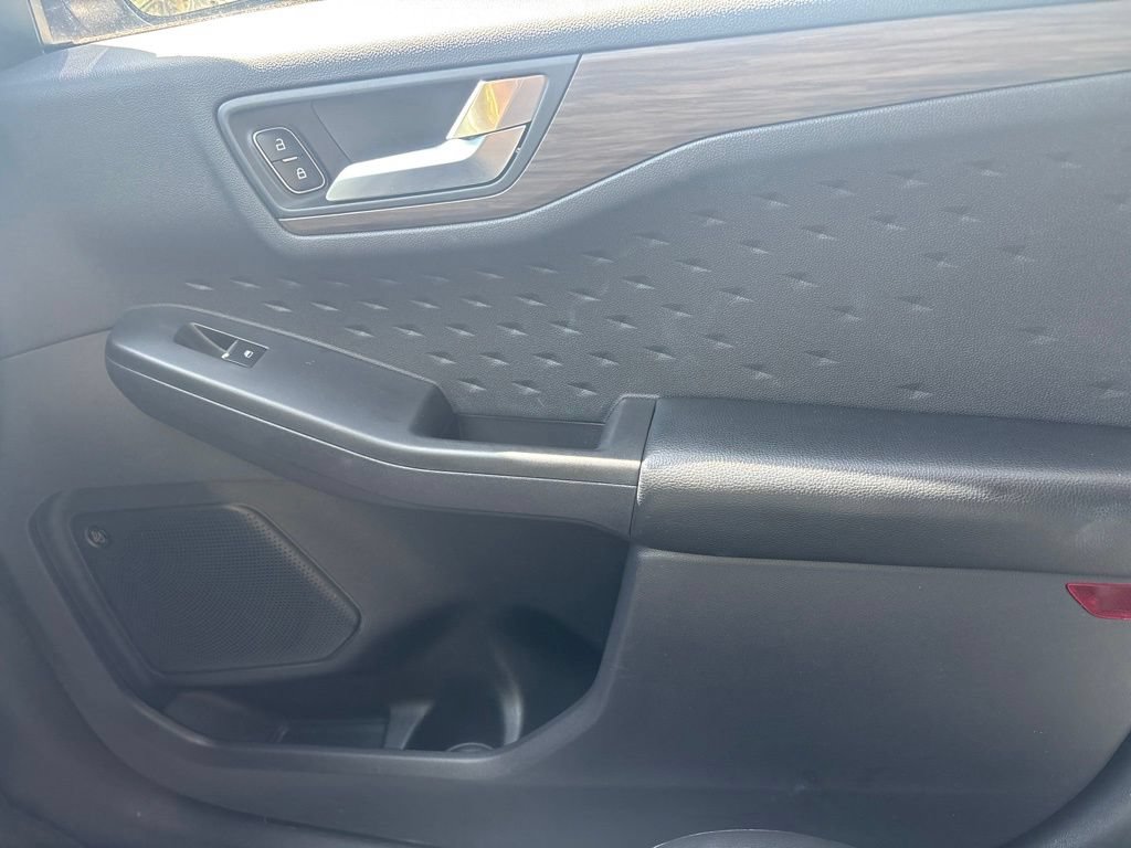 Used 2020 Ford Escape Titanium AWD/4WD image 28
