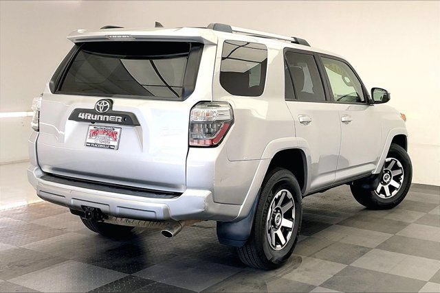 Used 2018 Toyota 4Runner TRD Off-Road w/ Convenience Package AWD/4WD image 13