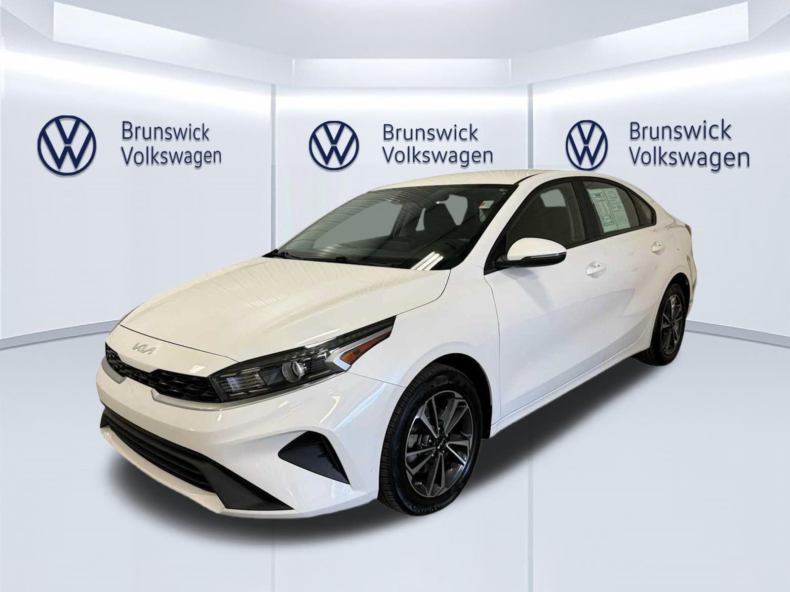 Used 2024 Kia Forte LXS w/ LXS Technology Package FWD image 1