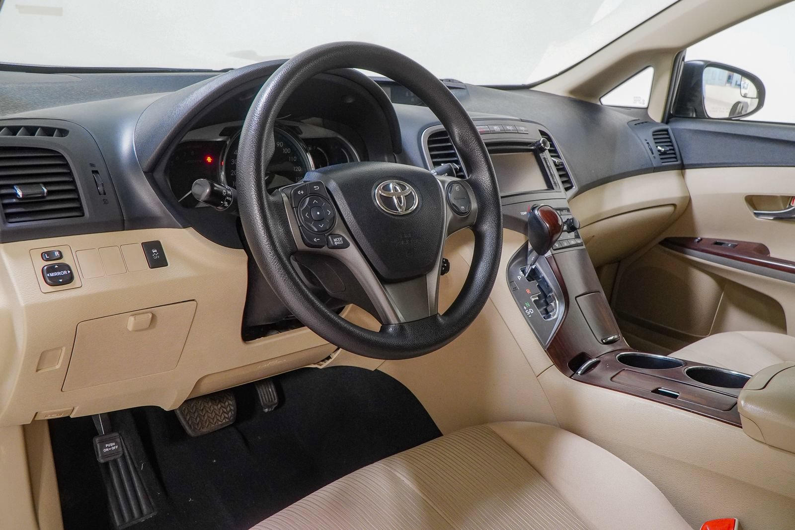 Used 2013 Toyota Venza LE FWD image 20