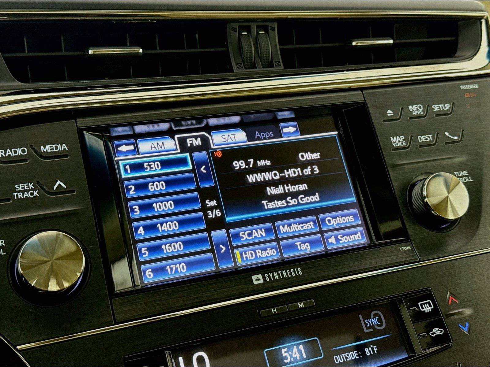 Used 2013 Toyota Avalon Limited FWD image 25
