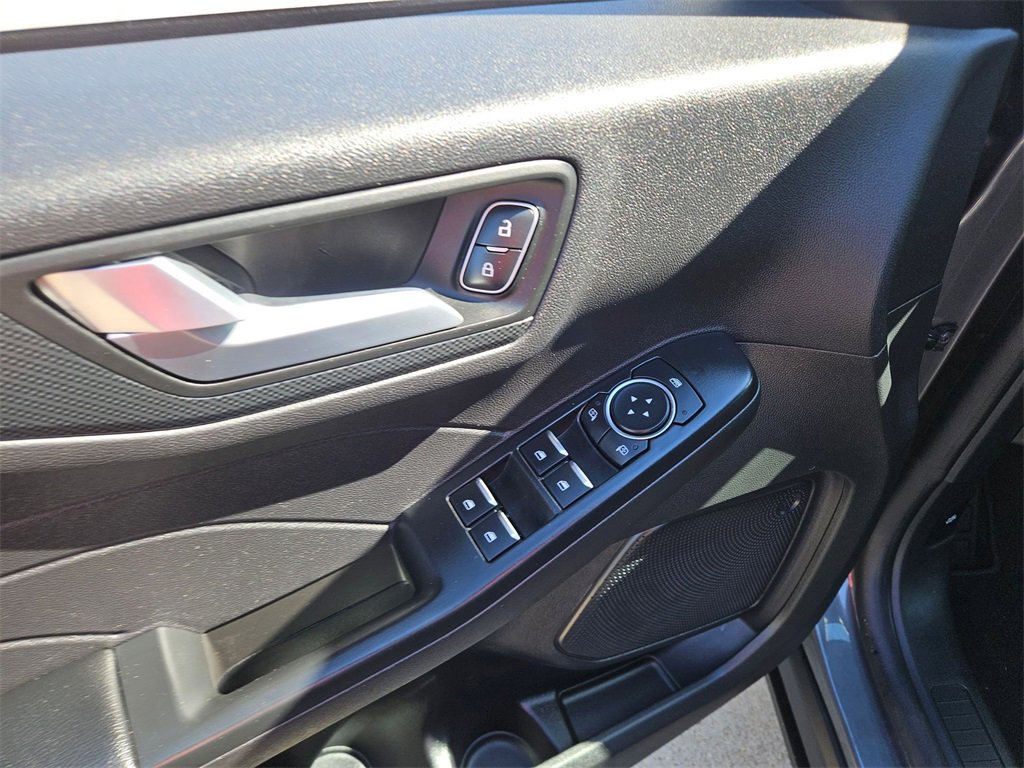 Used 2025 Ford Escape ST-Line image 14