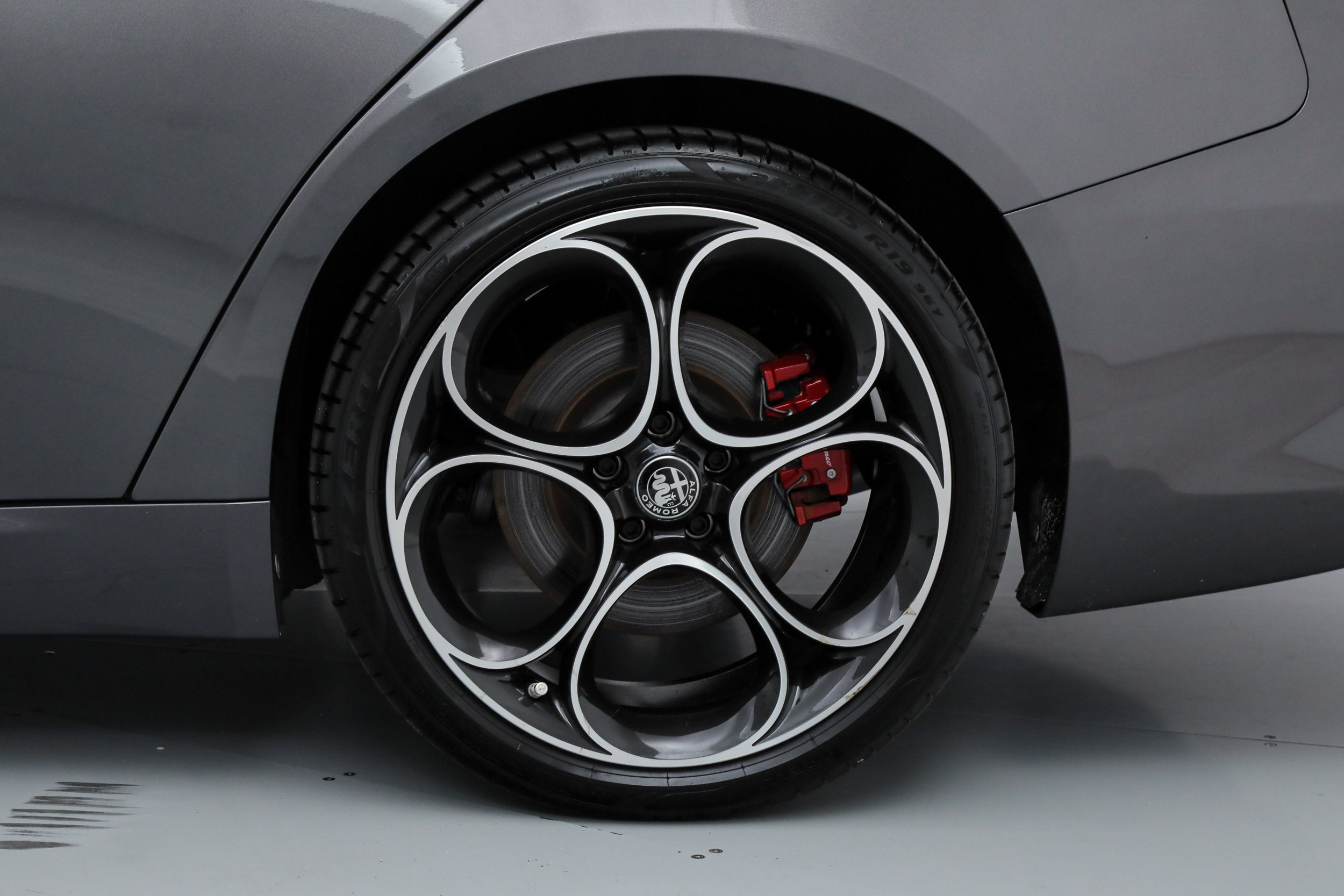 Used 2023 Alfa Romeo Giulia Veloce RWD image 21