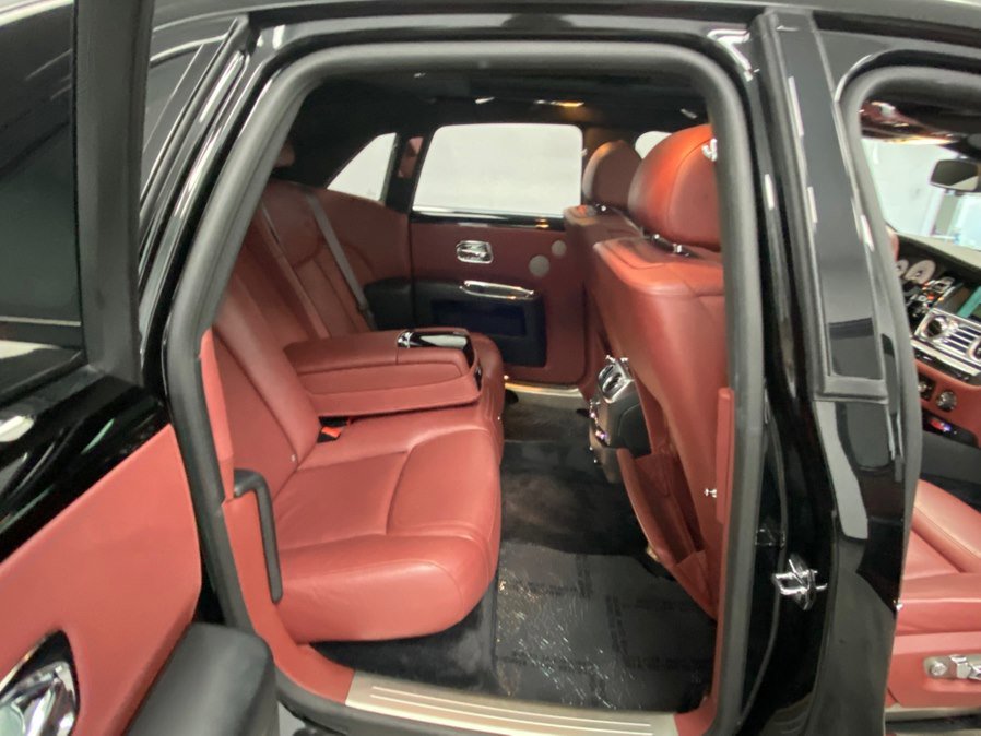 Used 2015 Rolls-Royce Ghost image 40