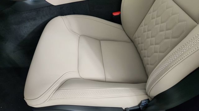 New 2026 Volvo XC90 T8 Plus w/ Protection Package Premier AWD/4WD image 13