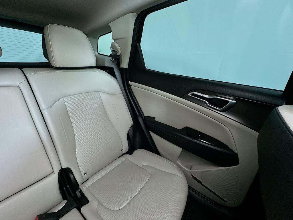 Used 2025 Kia Sportage EX w/ Premium Package FWD image 14