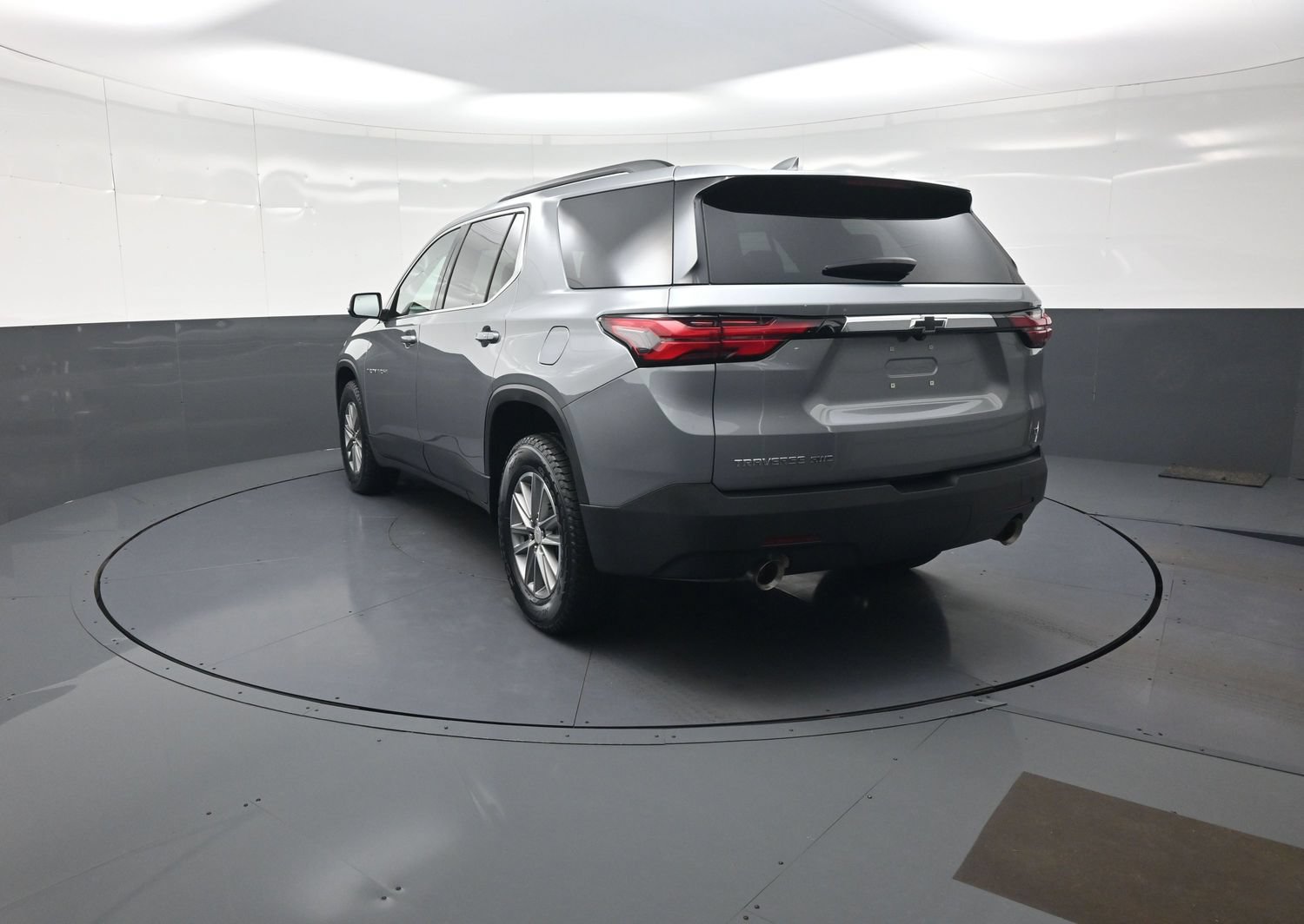 Used 2023 Chevrolet Traverse LT AWD/4WD image 5