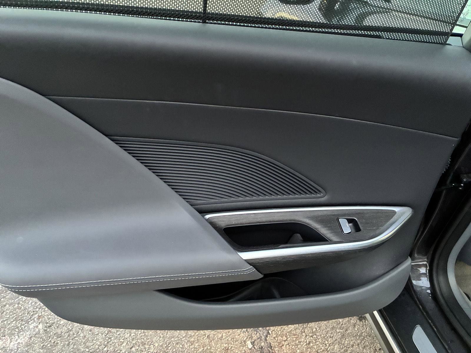 Used 2024 Lucid Air Touring image 26