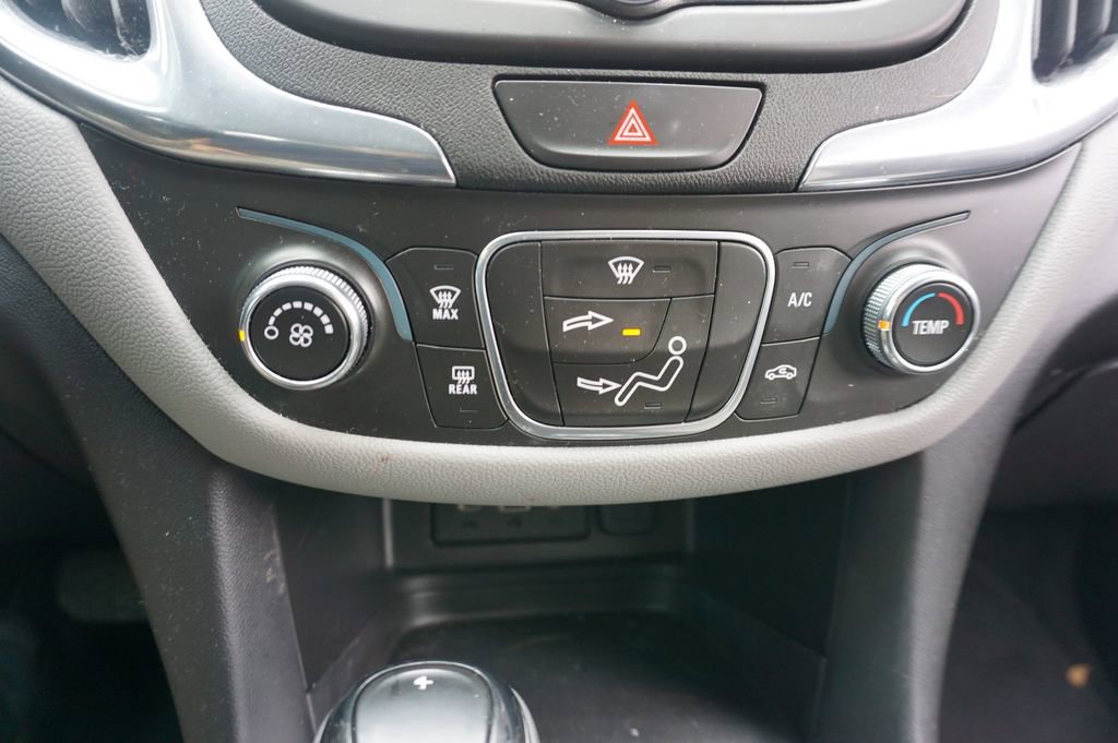 Used 2020 Chevrolet Equinox LS w/ LS Convenience Package FWD image 12