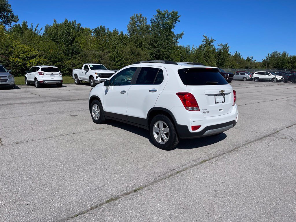 Used 2019 Chevrolet Trax LT w/ LT Convenience Package FWD image 3